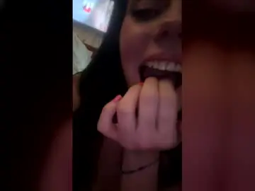 Leah_b177  live sex cam