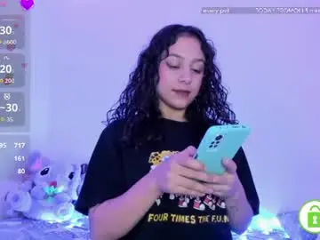 Lunamoonroe  live sex cam