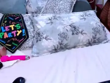 Rossecougar_x  live sex cam