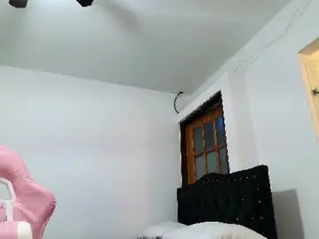 Toxic_angel555  live sex cam