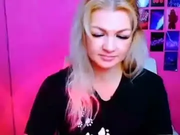 Caroline_moan  live sex cam