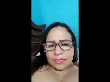 Catarina33  live sex cam