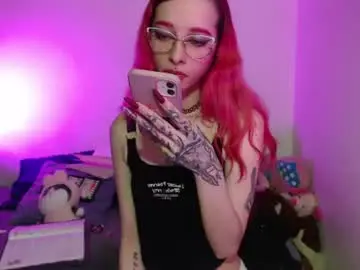 Lucyblood  live sex cam