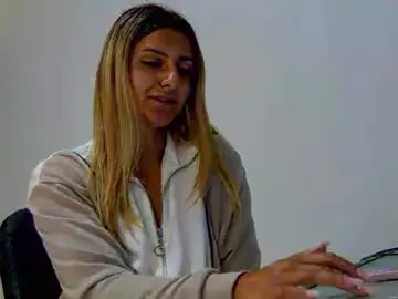 Playfulnicole  live sex cam