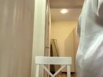Azzieyerbich  live sex cam