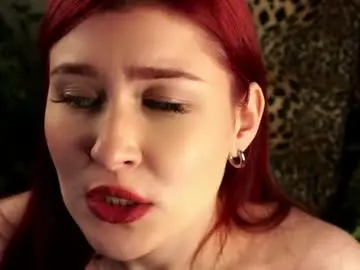 Delindaschilling  live sex cam