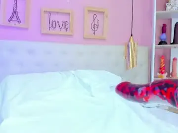 Emi_sary  live sex cam