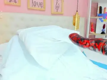 Emi_sary  live sex cam