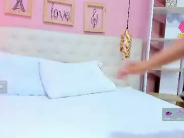 Emi_sary  live sex cam