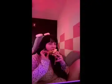 Eriinnii  live sex cam