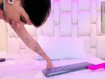 Ethan_lennox_  live sex cam
