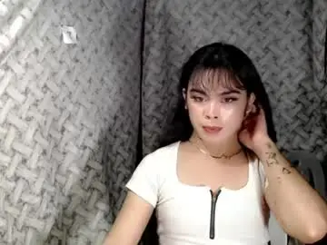 Hoelyaurora  live sex cam