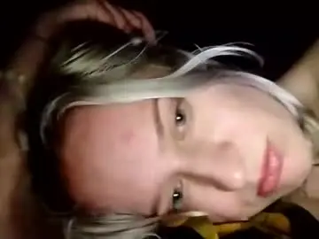Mila_420  live sex cam