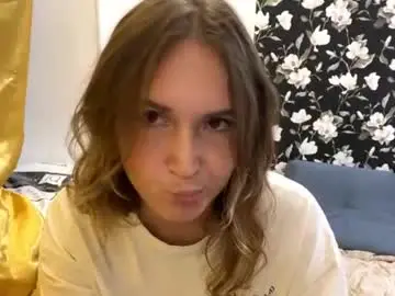 Olliechicoine  live sex cam