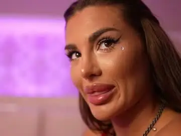 Siennachantal  live sex cam