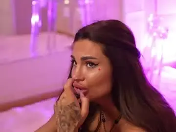 Siennachantal  live sex cam