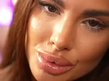 Siennachantal  live sex cam