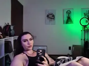 Trapqueenskullcrush89  live sex cam