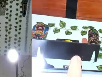 Gaia_funny  live sex cam
