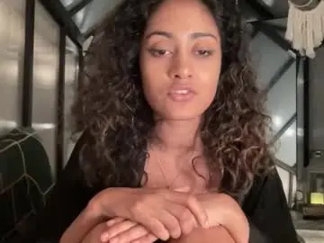 Magicalraya  live sex cam