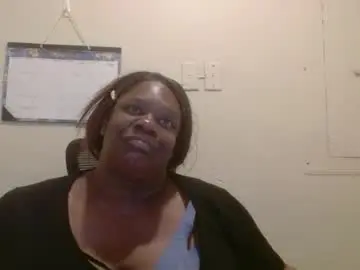 Robertswhitney52  live sex cam