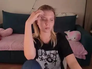 Viki_charm  live sex cam