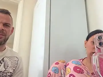 Zuzy2000  live sex cam