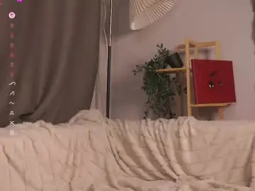 Danielleschurg  live sex cam