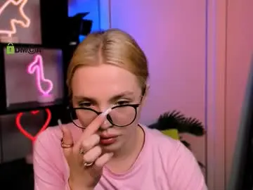 Kira_fox_x  live sex cam