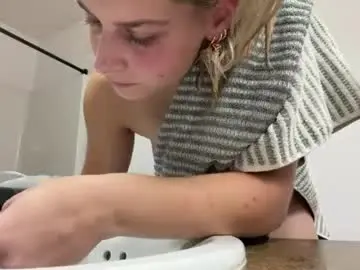 Sassysquirtsmmm  live sex cam