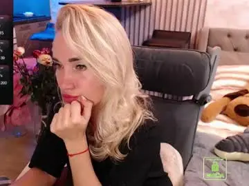 Cuddlylina  live sex cam