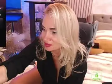 Cuddlylina  live sex cam