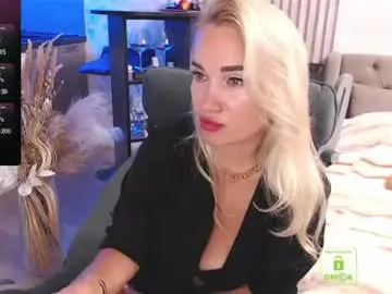 Cuddlylina  live sex cam