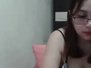 Misschantal24  live sex cam