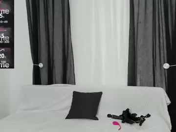 Sexy_emeli  live sex cam