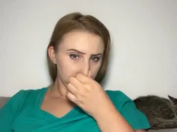Stephany333  live sex cam