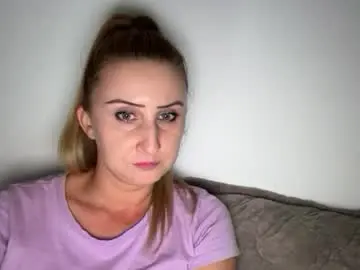 Stephany333  live sex cam