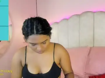 Vyxen18  live sex cam