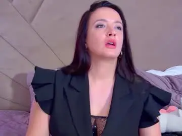 Elinabellucci  live sex cam