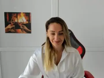 Elinarosee  live sex cam