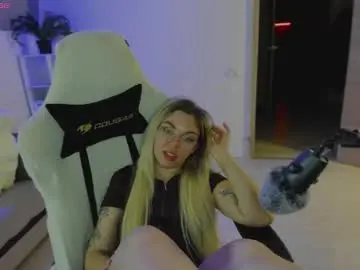 Hot_babayaga  live sex cam