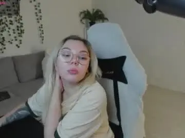 Hot_babayaga  live sex cam