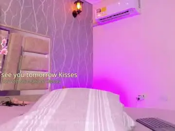 Julia_rivers  live sex cam