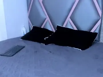 Nicol_helen  live sex cam