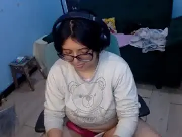 Ohmysqueak  live sex cam