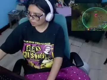Ohmysqueak  live sex cam