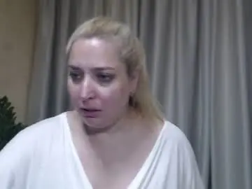 Ohsweetiren  live sex cam