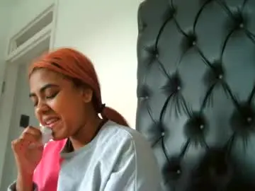 Savannah4you  live sex cam