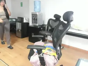 Aisha_latina  live sex cam