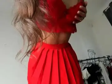 Evelynhais  live sex cam